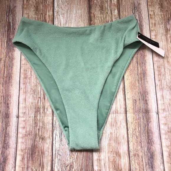 Victoria’s Secret Bikini Bottom - Picture 1 of 3